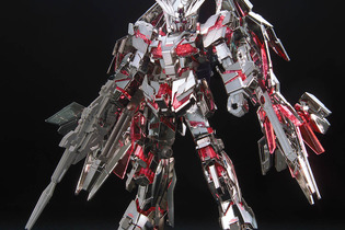 約2万円の「HG フェネクス（ゴールド/シルバーメッキ仕様セット）」が眩しい！特別カラーのガンプラ3種がガンダムベース等で発売決定 画像