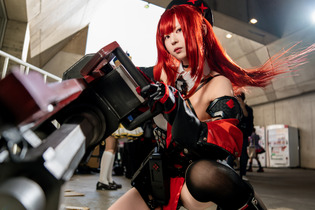【コスプレ】『NIKKE』ラピの愛らしい美女！銃火器とのギャップ萌えに絶対領域の美脚が眩しい【写真7枚】 画像