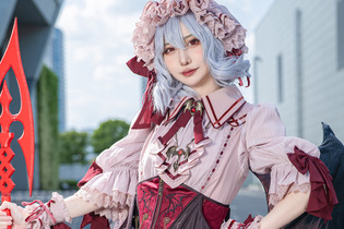【コスプレ】蝙蝠の羽を大胆にあしらったデザインが秀逸！抜群のポージングで魅せるレミリアの妖美な雰囲気がお見事【写真8枚】 画像