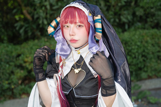 【コスプレ】懺悔室に通いたくなるシスターマリン登場！ハートに透ける胸元に白ニーハイで見せる魅惑の表情にドキッ【写真7枚】 画像