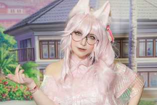 【コスプレ】リゾートでリラックスしたコヤンスカヤが可愛い！丸メガネ×デニムで魅了してくる美女レイヤー【写真8枚】 画像