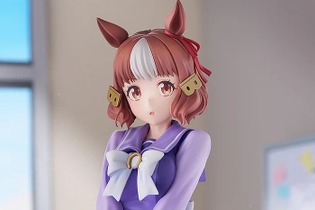 そっと見上げるような表情が可愛い！「ウマ娘 シングレ」より「ベルノライト」がトレセン学園制服姿で立体化、特徴的な“B”の髪留めまで再現 画像