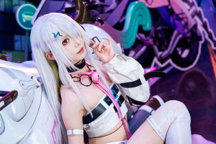 【コスプレ】クールな美女の細いくびれが素晴らしすぎる！『カレイドライダー』ハクレイがどの角度から見ても隙がない【写真8枚】 画像