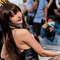 【コスプレ】『NIKKE』ノワールの美ボディが炸裂！バニーガール姿で挑発的なポージングから目が離せない【写真7枚】
