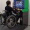 バンダイナムコゲームス、車いすに座ったまま遊べるレーシングゲーム機の開発を開始