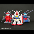 SD「RX-78-2 ガンダム」と「 RX-75 ガンタンク」がジャンボソフビに！懐かしのゲーム『V作戦始動』を彷彿とさせる“2Pカラー”がニクい