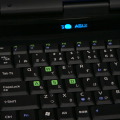 ASUSがGeForce8600mGT搭載のゲーミングノートPCを発売−マウス、キャリングバッグも付属するハイパワーマシン