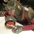 発売記念イベントはラーメン屋で！？『ダンテズ・インフェルノ』イメージキャラクターのダンテさんも登場