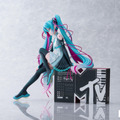 tarou2氏による「初音ミク」×「MTV」コラボアートが立体化！ピンク色のケーブルが巻かれたツインテールがキュート