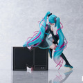 tarou2氏による「初音ミク」×「MTV」コラボアートが立体化！ピンク色のケーブルが巻かれたツインテールがキュート