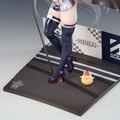 あらわになった下乳がセクシーすぎる！『アズレン』プリンツ・オイゲンのレースクイーンフィギュアが予約受付中