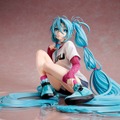 あらわになった太ももがスニーカーに映える！「初音ミク」×米山舞氏のコラボイラストがフィギュア化―低彩度の限定カラーも