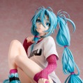 あらわになった太ももがスニーカーに映える！「初音ミク」×米山舞氏のコラボフィギュア締切は3月29まで