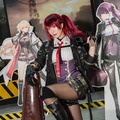 ターン制SRPGとして進化した『ドルフロ2』！コスプレイヤーに等身大パネルと、見ごたえばっちりなブースを訪問してみた【TGS2024】