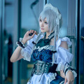 十六夜咲夜『東方Project』／寝る子（X：@neruko_kanade_）、撮影：rinrin博士（X：@rinrinhakase）