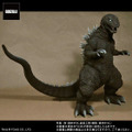 “白目”の「ゴジラ(2001)」ソフビフィギュアが再販！全高約28cm、初代を彷彿とさせるポージングで立体化