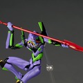 「エヴァ初号機」アクションフィギュアの決定版！A.Tフィールドの展開、“カシウスの槍”など劇中シーンを再現するオプションも充実