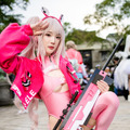 アリス『勝利の女神:NIKKE』／百變恩恩ん（Instagram：mido_0216）