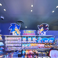 セガ、渋谷に公式ストア「SEGA STORE TOKYO」出店！限定デザインのソニックが展示の新店舗に突撃―COO・内海州史氏も登壇のオープニングセレモニーをレポート