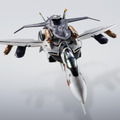 「マクロスゼロ」より、若き日のロイ・フォッカーが駆る「VF-0S」が最強装備で再登場！シリーズお馴染みの三段変形もバッチリ