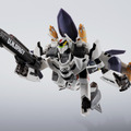 「マクロスゼロ」より、若き日のロイ・フォッカーが駆る「VF-0S」が最強装備で再登場！シリーズお馴染みの三段変形もバッチリ