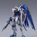 METAL BUILD「フリーダムガンダム CONCEPT 2」が待望の再販！プロヴィデンスと争う新規撮りおろしカットもカッコイイ
