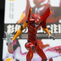 綾波レイ、アスカの大型造形物も！「エヴァワンフェス」珠玉の作品が大集結、放送30周年を記念した特別コラボ企画の様子をお届け【WF2025夏】