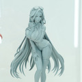 今年の夏は『NIKKE』が熱い！通常衣装から夏衣装まで、勝利の女神の麗しいフィギュアが「ワンフェス」に大集結