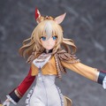 スラリとした太ももに見惚れる…『ウマ娘』より「デュランダル」が勝負服姿で立体化