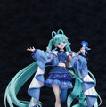 満天の星空の下で歌う「初音ミク」が綺麗！イラストレーター・Tiv氏が描いた「マジミラ2025」メインビジュアルを立体化