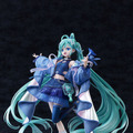 満天の星空の下で歌う「初音ミク」が綺麗！イラストレーター・Tiv氏が描いた「マジミラ2025」メインビジュアルを立体化