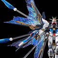RGガンプラ「ストフリ」「デスティニー」のチタニウムフィニッシュ仕様が再販！ディスプレイを一層華やかにする「光の翼」も同時予約