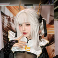 ブラン『勝利の女神:NIKKE』／Aoi（Instagram：aoi._.9z）