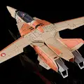 「超時空要塞マクロス」第1話にて主人公・一条輝が乗り込んだ複座型のバルキリー「VF-1D」がプラモ化！コックピットにリン・ミンメイを乗せることも可能