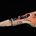 「超時空要塞マクロス」第1話にて主人公・一条輝が乗り込んだ複座型のバルキリー「VF-1D」がプラモ化！コックピットにリン・ミンメイを乗せることも可能