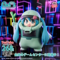 シャアザクぐるみの「初音ミク」が反則級の可愛さ！「45周年ガンダム」コラボイラストが約15cmのプライズフィギュアに