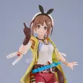太ももを自由に動かせる！「ライザ」がプラモデルになって登場―もちろん“太さ”も申し分なし