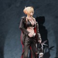 知的なスーツと肉体のギャップが美しい…『勝利の女神：NIKKE』より「グレイブ」がコスチューム“ビューティフル・ユー”姿で立体化