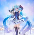 「雪ミク」×「クロミ」フィギュアが幻想的！ツインテールにはクリアパーツ、衣装はパール塗装により美しく変化