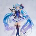 「雪ミク」×「クロミ」フィギュアが幻想的！ツインテールにはクリアパーツ、衣装はパール塗装により美しく変化