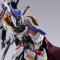 METAL BUILD「ガンダム・バルバトス」予約受付は12月2日16時から！新装備「ブーメランメイス」と「真紅のマント」を羽織った新たな姿で立体化