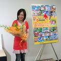 イベント第二部の“めぐると巡る！メイプルストーリー”では、大勢のプレイやーを石井めぐるさんが先導しました。操作を誤って崖から落ちると、何十人のプレイヤーも続いて落ちる場面も