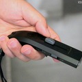付属のリモコン。スマホのアプリでもコントロールできる