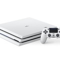 「PS4 Pro」のグレイシャー・ホワイトVerが登場、9月6日より数量限定で発売