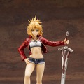 フィギュア「“赤”のセイバー」12,000円+税(C)東出祐一郎・TYPE-MOON / FAPC