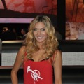 【E3 2009】E3会場で見つけた美女と野獣(?)