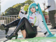 【コスプレ】ミクにリリエル、エミリアにトワ様が「ニコニコ超会議2025」に勢揃い！天使な美女レイヤー9選【写真42枚】 画像