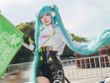 【コスプレ】みくみくにしてやんよ！ウエストからの美脚が際立つピチテカなレーシング衣装が反則級に可愛すぎる【写真8枚】 画像