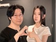 『Stellar Blade』主人公「イヴ」のボディモデルがPC版発売を記念してキム・ヒョンテ氏とのツーショット写真投稿！本物さながらのセクシーなコスプレ画像も 画像