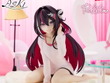 ホロライブ・AZKiが、可愛いく微笑むオフスタイルでフィギュア化！描き下ろしイラストの大型クッションと共にプライズ展開 画像